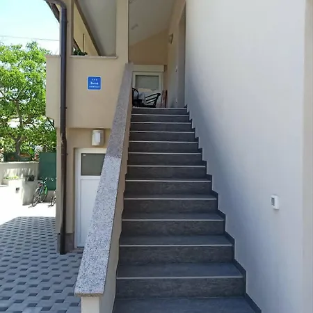 Sara 公寓